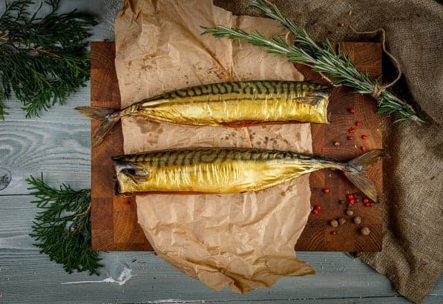 Скумбрия холодного копчения без головы (косой срез)